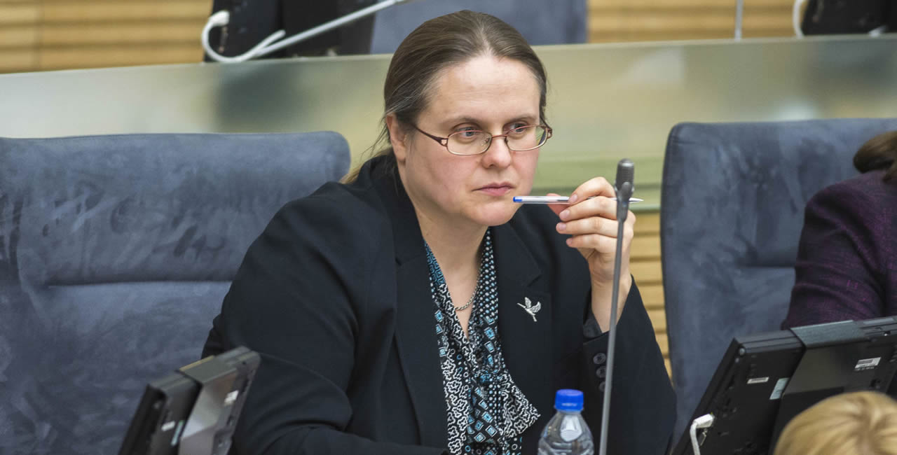 Agnė Širinskienė: narkotikus vartojantys asmenys galėtų būti atleidžiami nuo baudžiamosios atsakomybės jeigu sutinka gydytis
